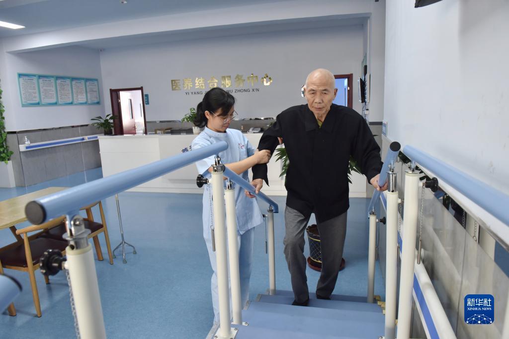 大润发客服人员